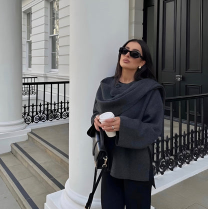 NOIR & ROSE | Viral Cape Mantel